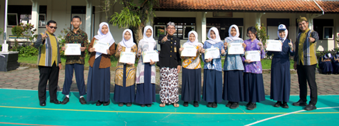 Meriah! SMP N 1 Banjarnegara Peringati Hari Kartini